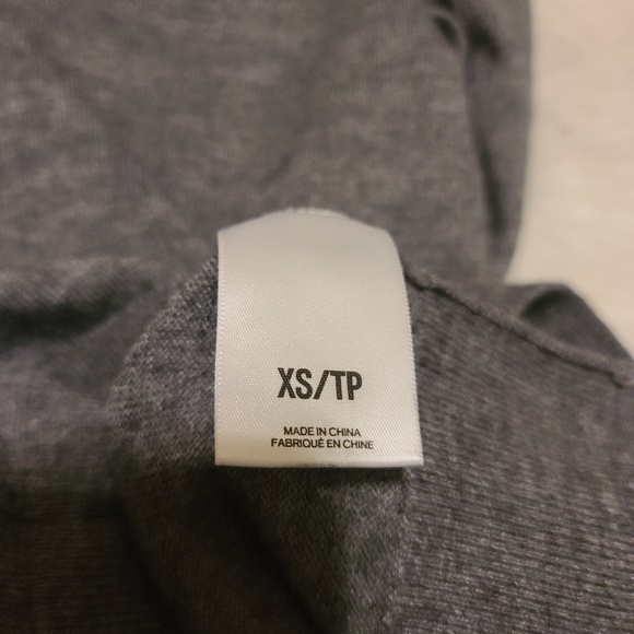 EXPRESS Men's Gray Merino Wool Sweater V-Neck XS - Picture 4 of 6